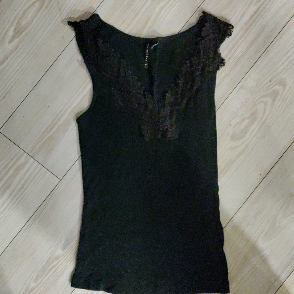 The limited lace tank top size medium